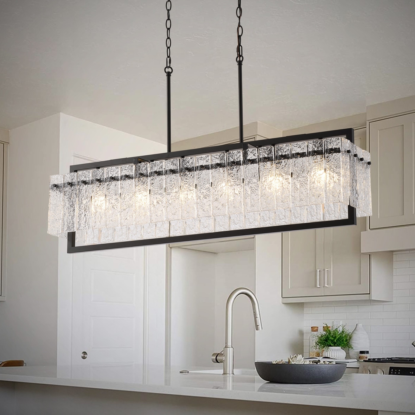Modern Black Metal Frame 6-Light Clear Glass Pieces Design Chandelier for Kitchen Island