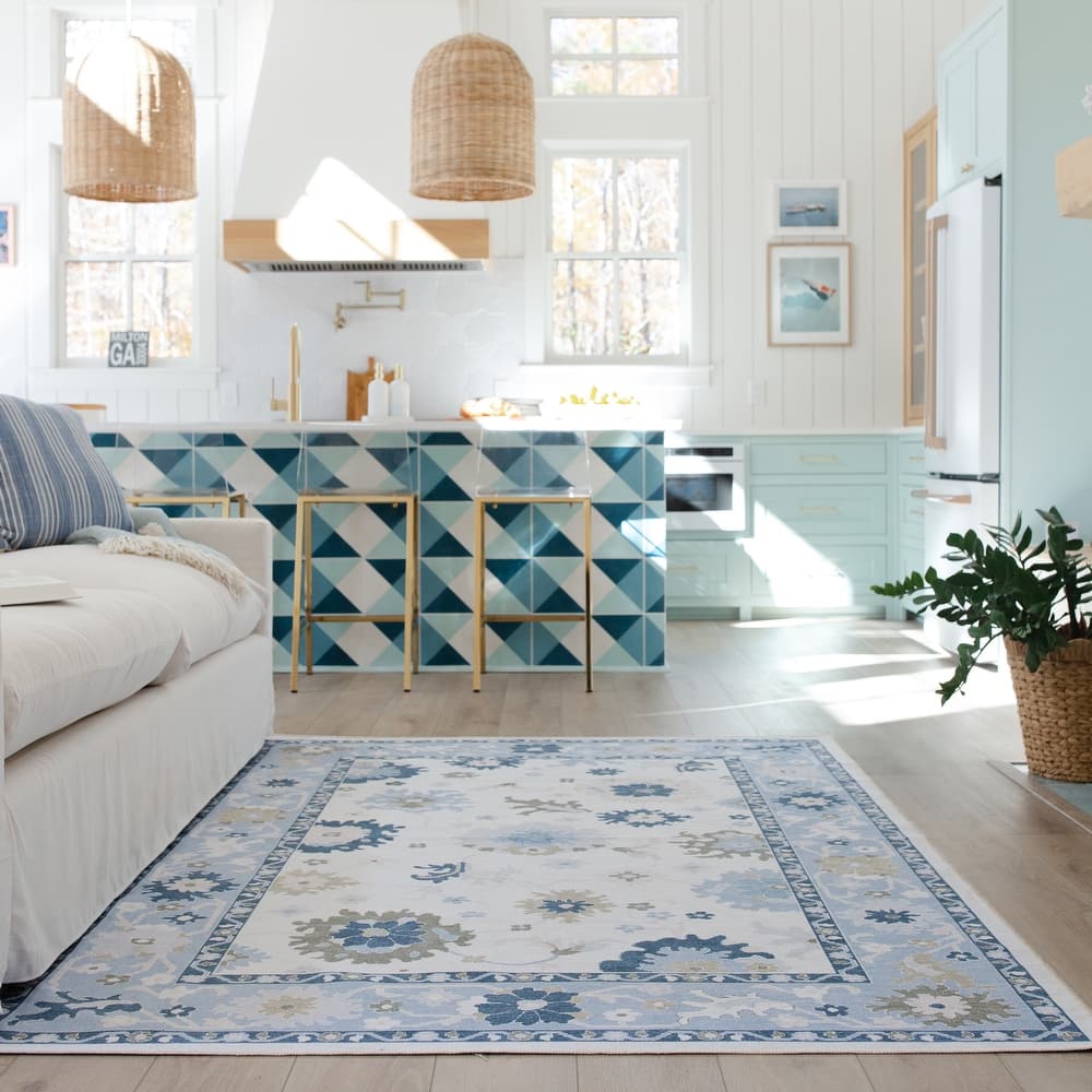 Addison Floral Traditional White/Blue Printed Washable Flat Pile Rug