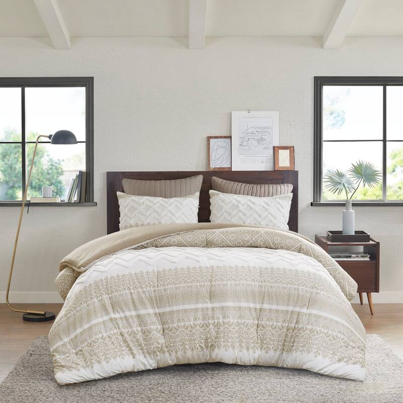 GDF Studio - Mila Cotton Comforter Set with Chenille Tufting