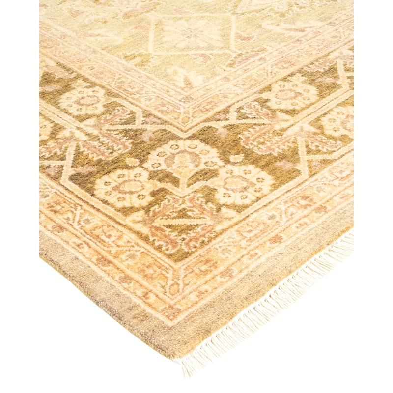 Overton Handknotted Wool Contemporary Floral Green Area Rug - 6' x 9'