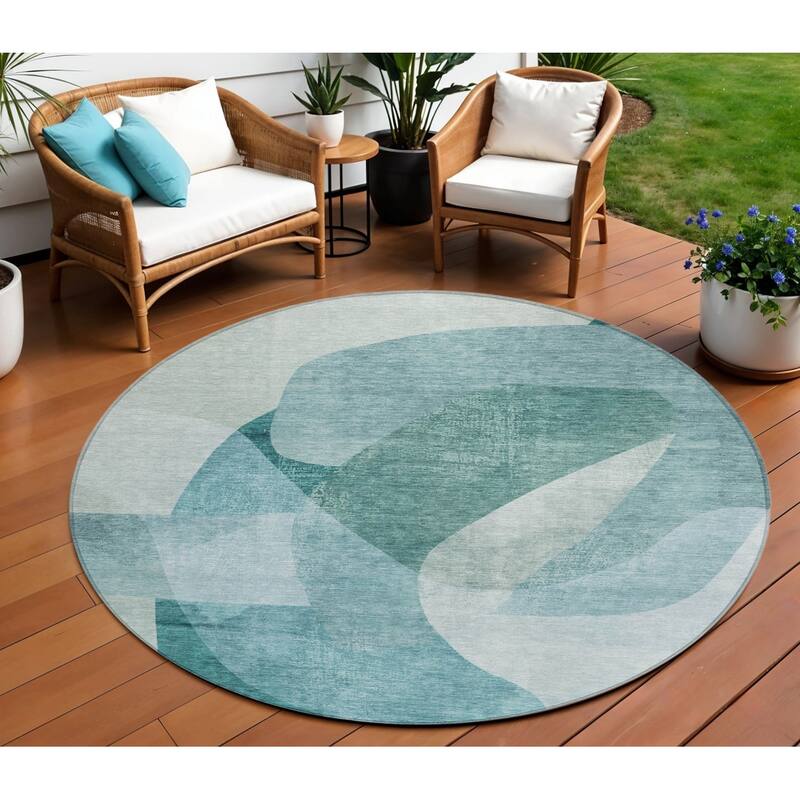 HomeRoots Abstract Transitional Rectangle Outdoor Rug - 8' Round