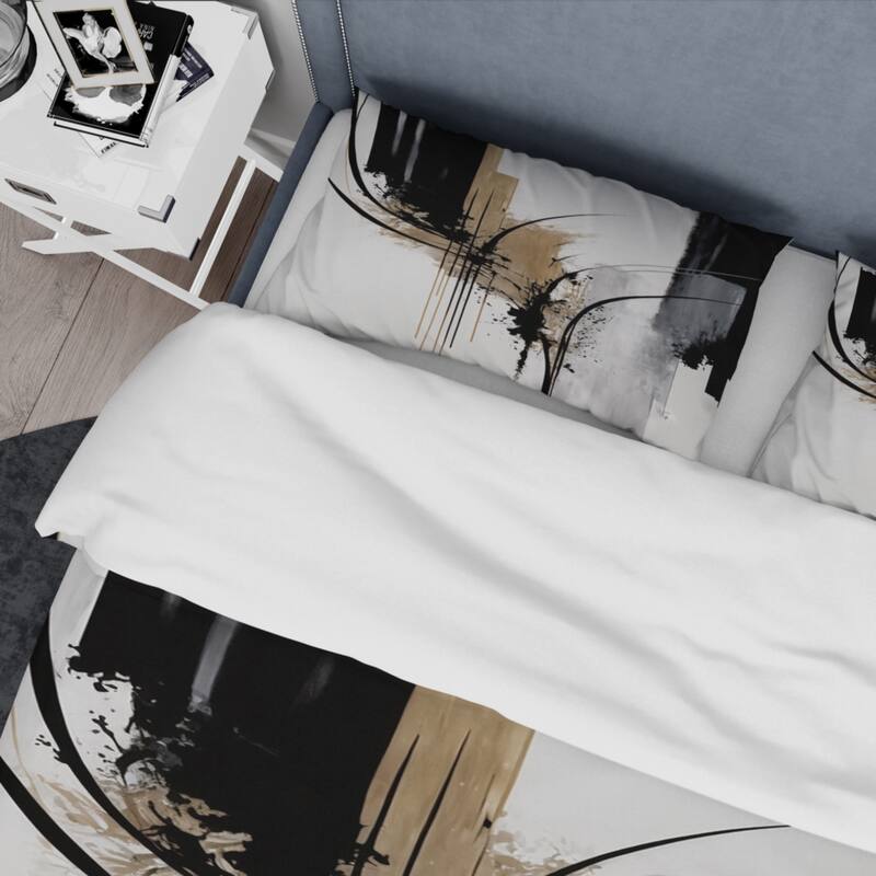 Designart "Black, White And Gold Expression II" Black Modern - Bedding Cover Set With Shams