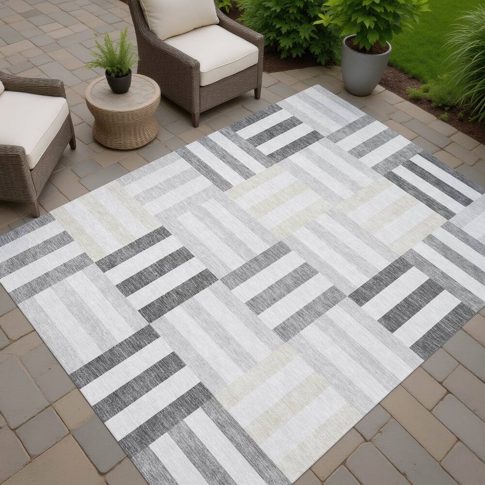 Machine Washable Indoor/ Outdoor Modern Hatch Chantille Rug