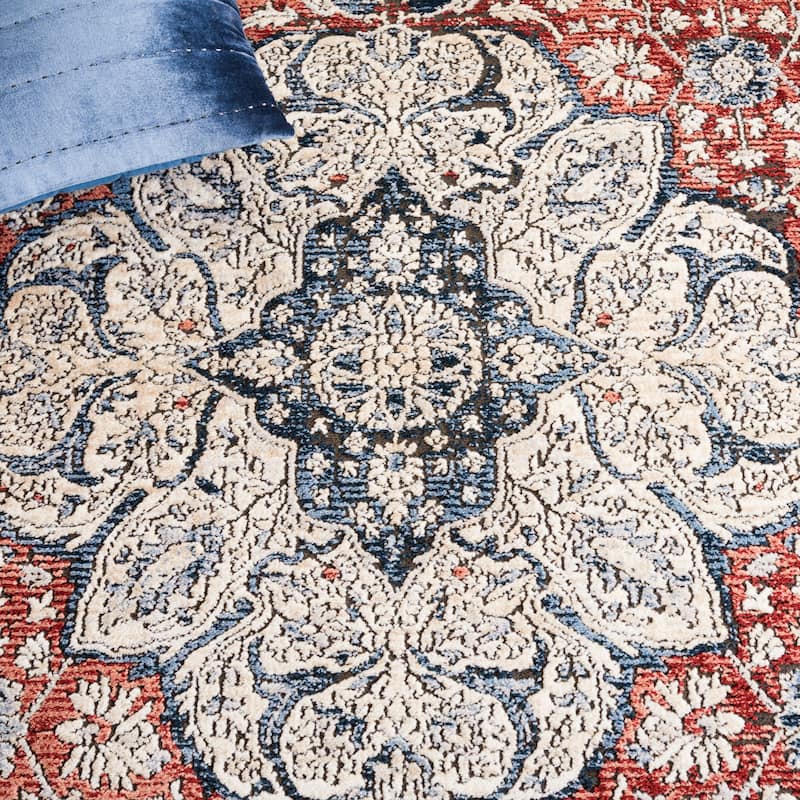 SAFAVIEH Rosewood Hajrie Traditional Oriental Rug