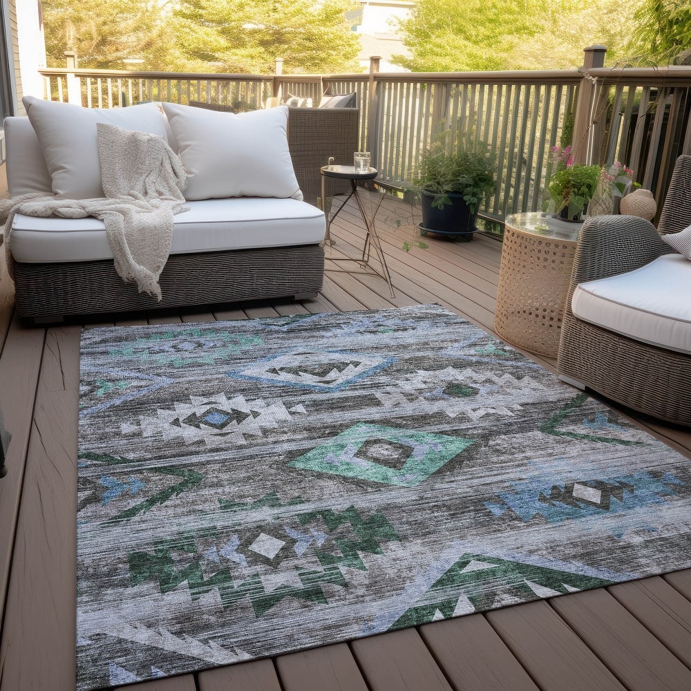 Machine Washable Indoor/ Outdoor Chantille Boho Global Rug