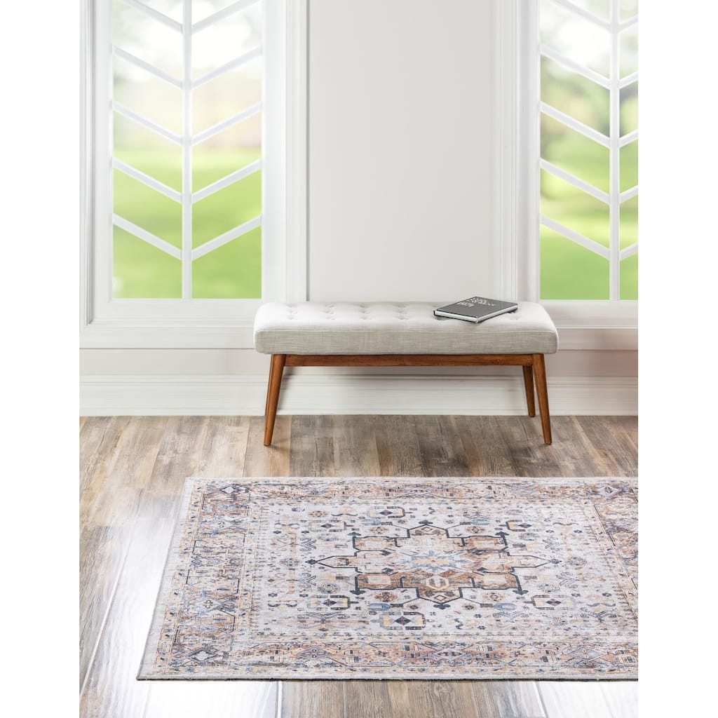 Traditional Tira Collection Area Rug