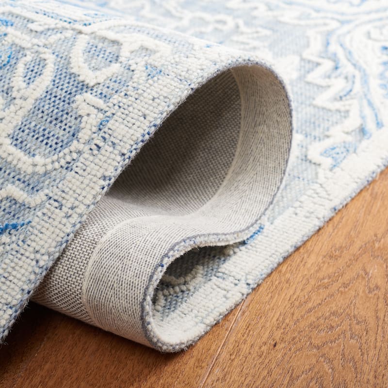 SAFAVIEH Handmade Trace Katina Floral Wool Rug