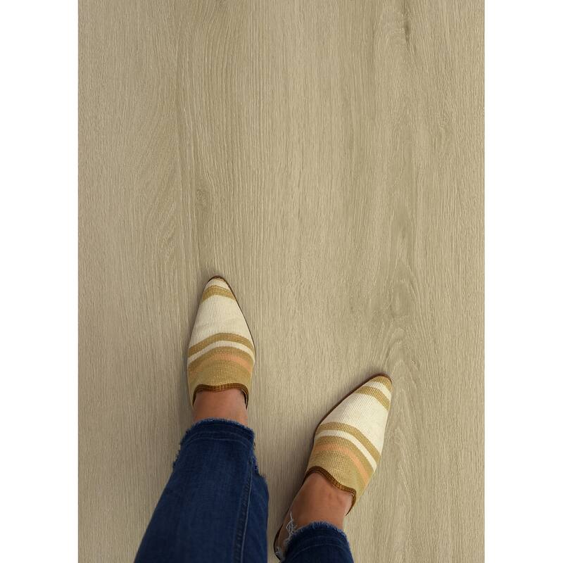 FloorPops Light Oak Peel and Stick Wood Floor Planks
