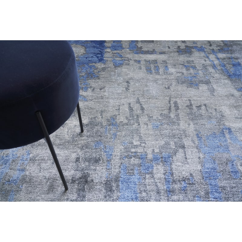 EXQUISITE RUGS Bamboo Silk Hand-knotted Blue/Grey Area Rug.