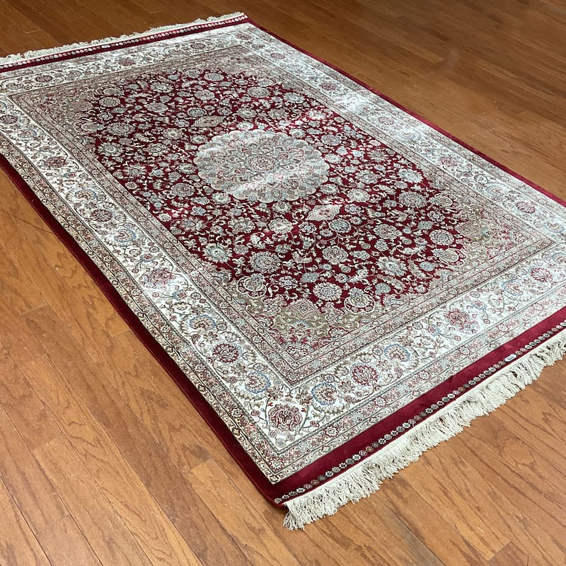 HERAT ORIENTAL Handmade 5'1 x 7'8 Kashmiri Silk Rug - 5'1" x 7'8"