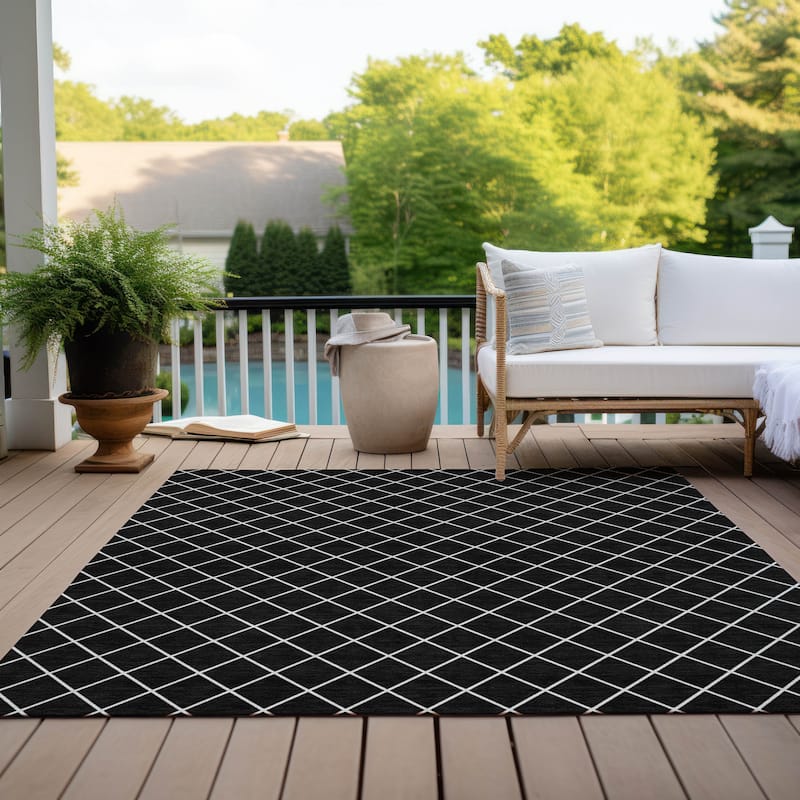Machine Washable Indoor/ Outdoor Chantille Diamond Trellis Rug