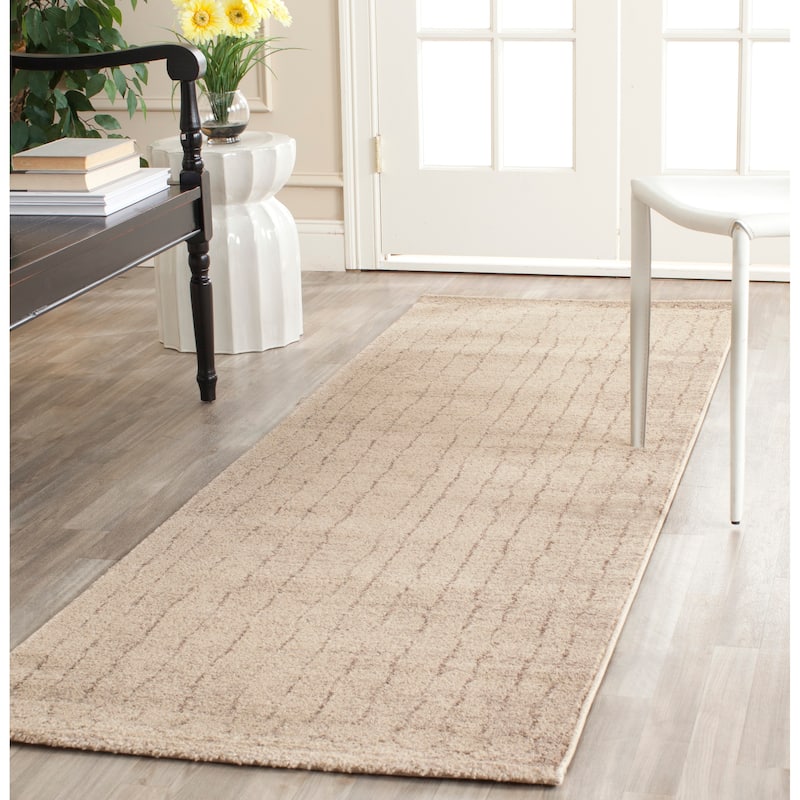 SAFAVIEH Tunisia Altina Southwestern Rug