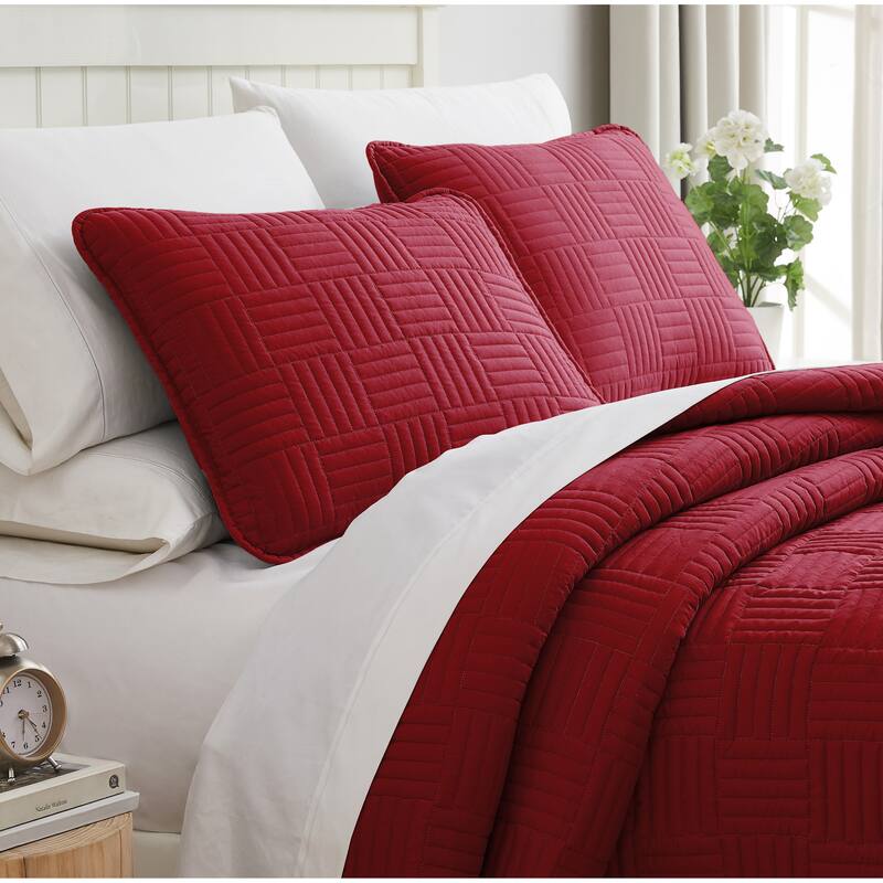 Southshore Fine Linens 3-peice Solid Grid Quilt and Sham Set