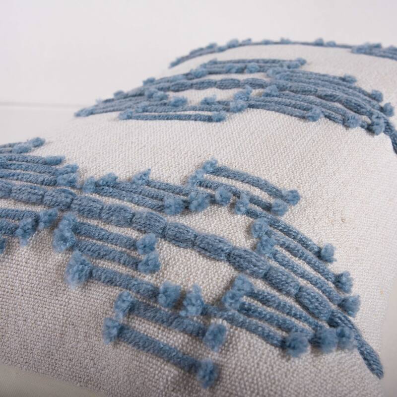 Rizzy Collection Natural/Blue Medallion Modern Lumbar Throw Pillow