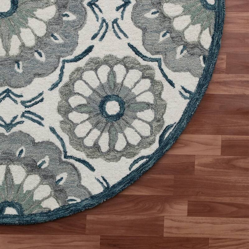 Sevita Ivory/Grey Suzani Round Area Rug