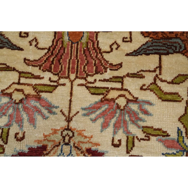 Hand Knotted Traditional Silk Beige Floral Area Rug - 5' 1'' X 3' 1''