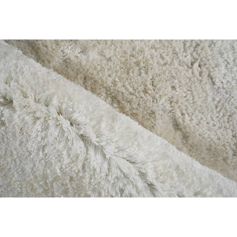 EXQUISITE RUGS Sumo Shag Hand-loomed Polyester/Microfiber White Area Rug.