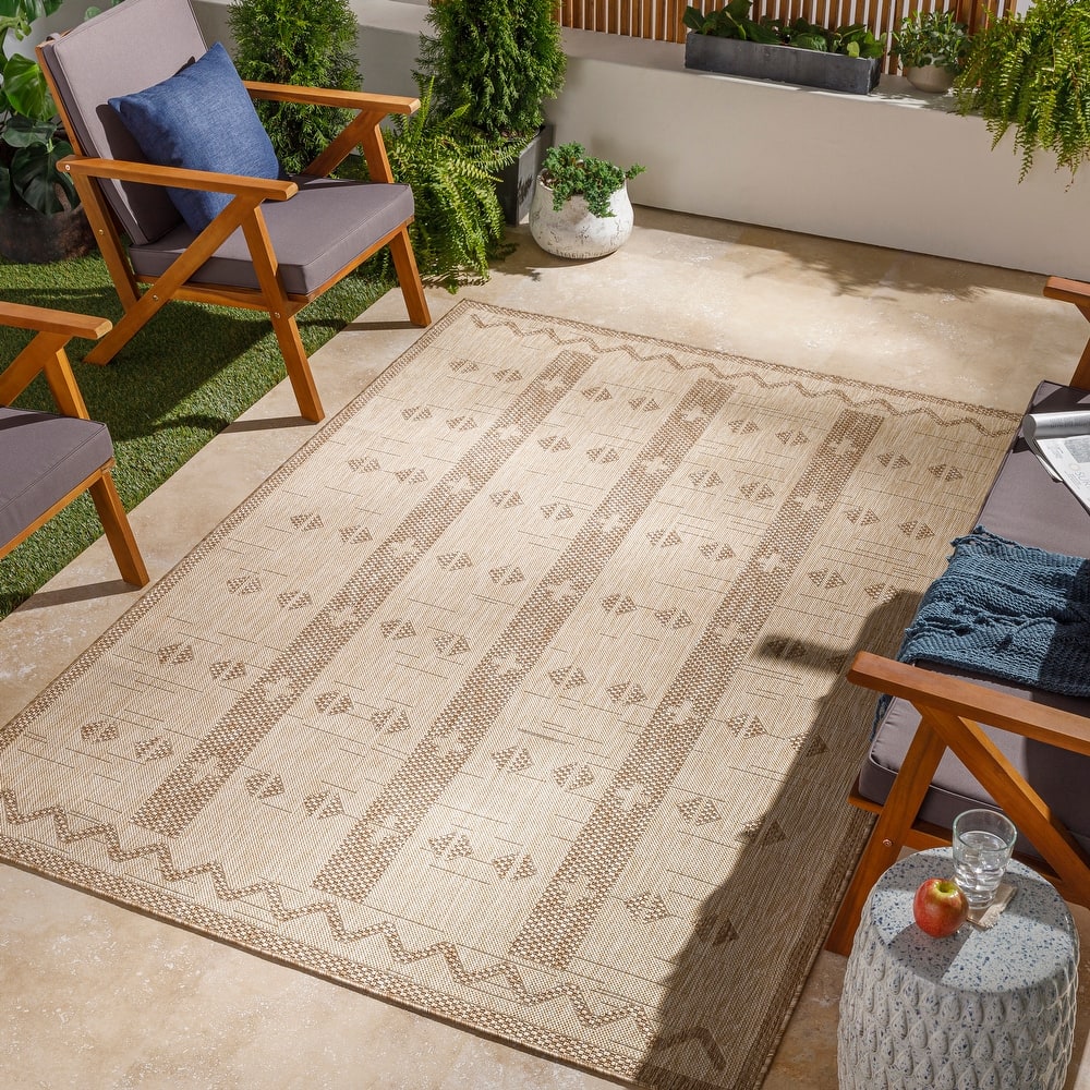 Livabliss Kaylin Indoor/ Outdoor Geometric Stripe Area Rug