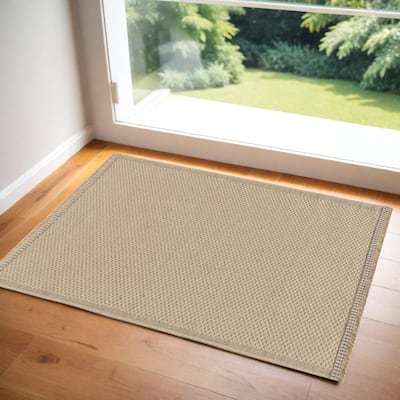 HomeRootsSolid Color Modern Rectangle Area Rug - 48' X '24' X '0.25
