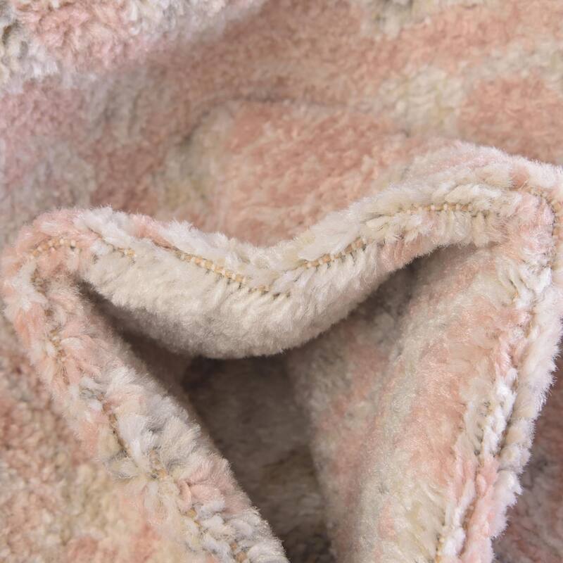 Transitional Anavine Collection Area Rug