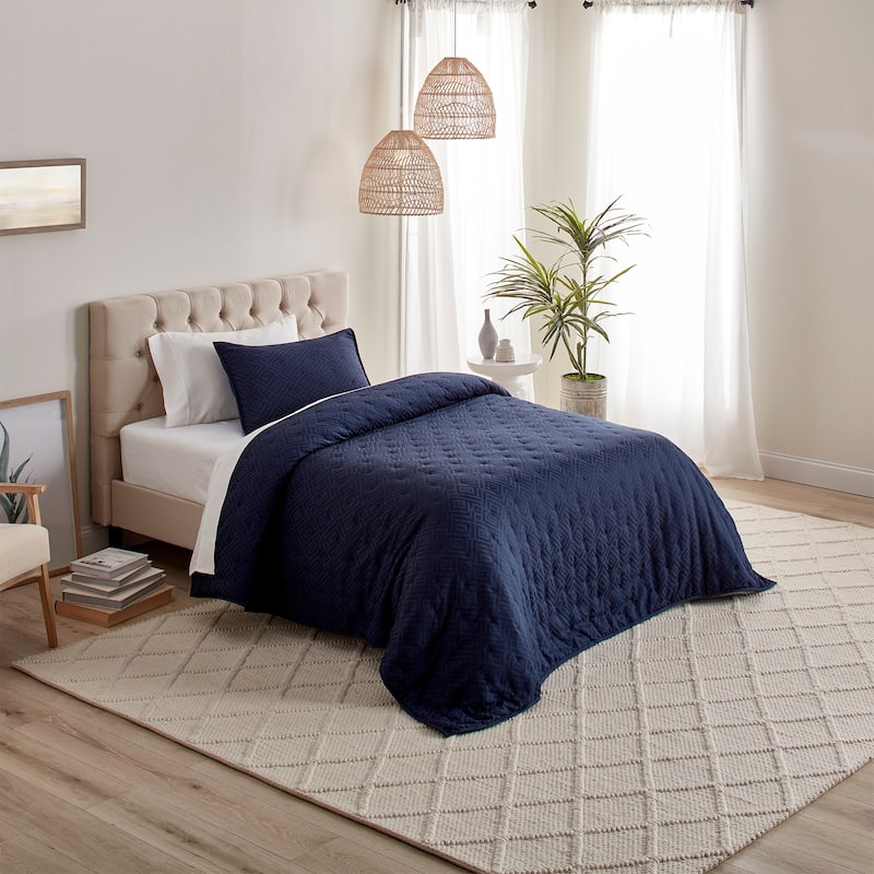 Anne Klein Torringford Quilt Set, Lightweight Bedspread Summer Quilt for All Season - Navy - Twin - 2 Piece