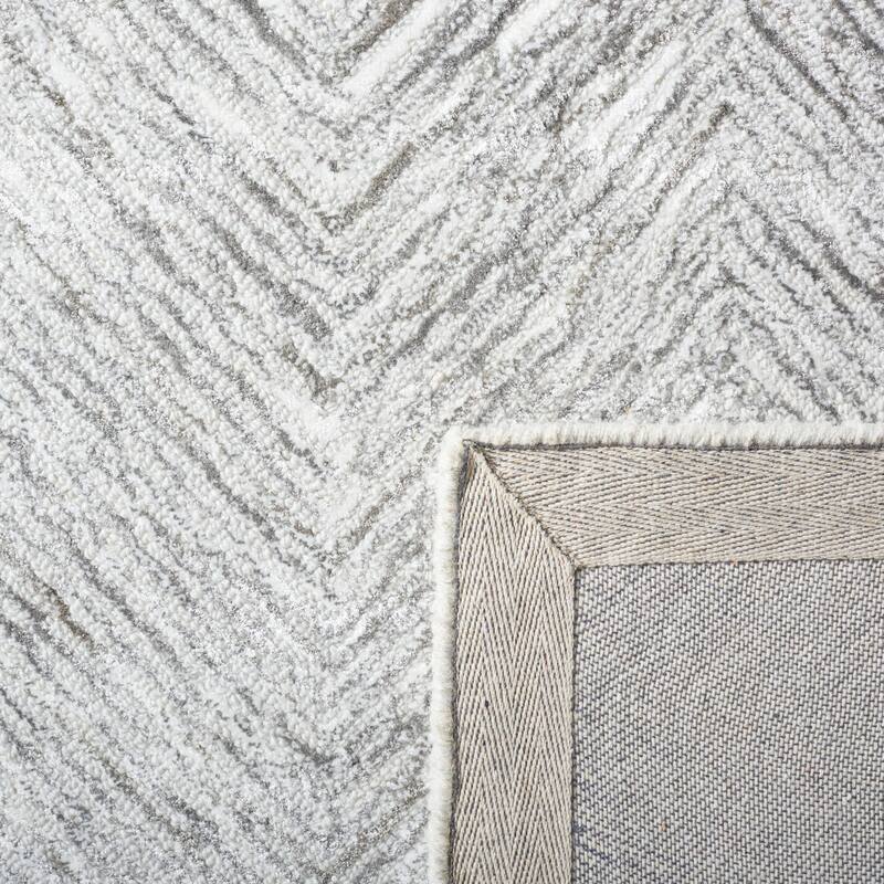 SAFAVIEH Handmade Soho Shanice Chevron Viscose & Wool Rug
