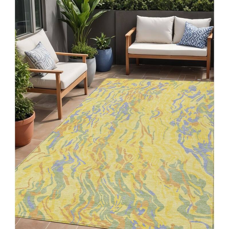 HomeRoots Abstract Transitional Rectangle Outdoor Rug - 5' X 8'