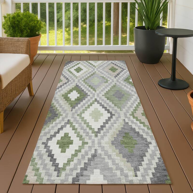 Machine Washable Indoor/ Outdoor Global Geo Chantille Rug - Fern - 2'3" x 7'6"