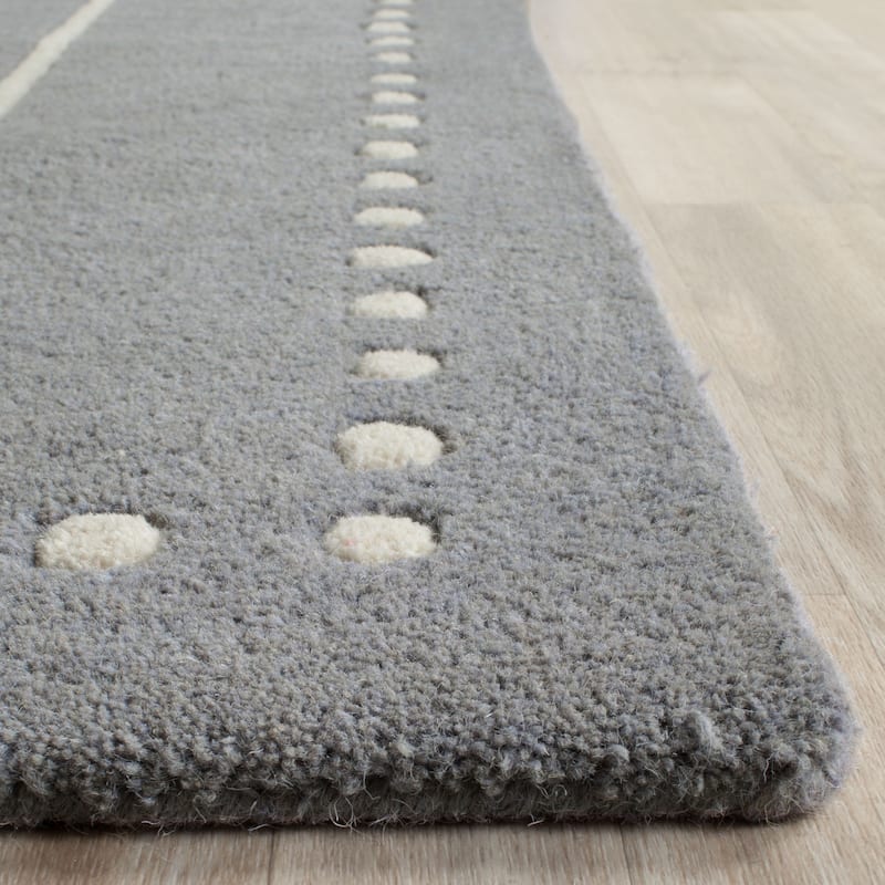 SAFAVIEH Handmade Bella Alverta Dotted Border Wool Rug - 7' x 7' Square - Silver/Ivory