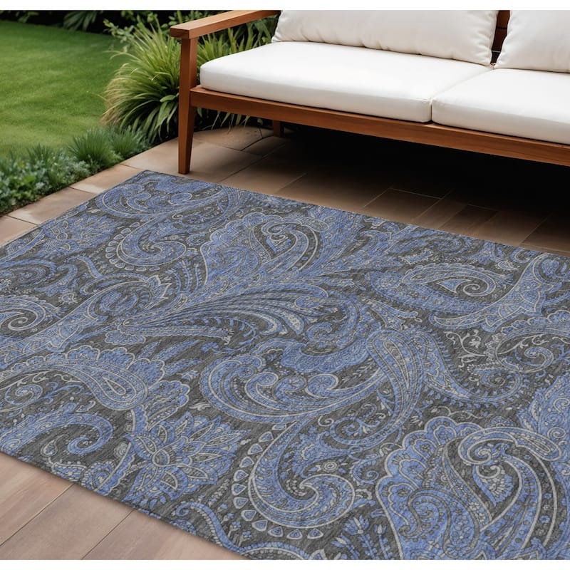 HomeRoots Paisley Transitional Rectangle Outdoor Rug - 10' X 14'