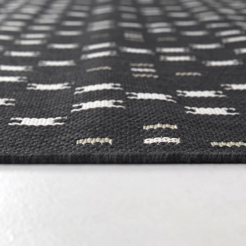 Rogelio Trellis Patio Indoor/Outdoor Area Rug