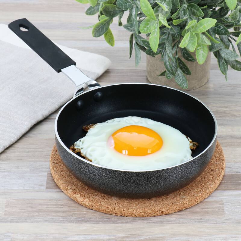 6.5 Inch Aluminum Mini Frying Pan with Bakelite Handle in Black