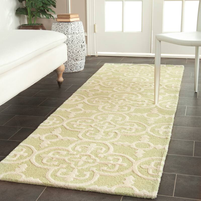 SAFAVIEH Handmade Cambridge Shigemi Modern Wool Rug - 2'6" x 8' Runner - Light Green/Ivory