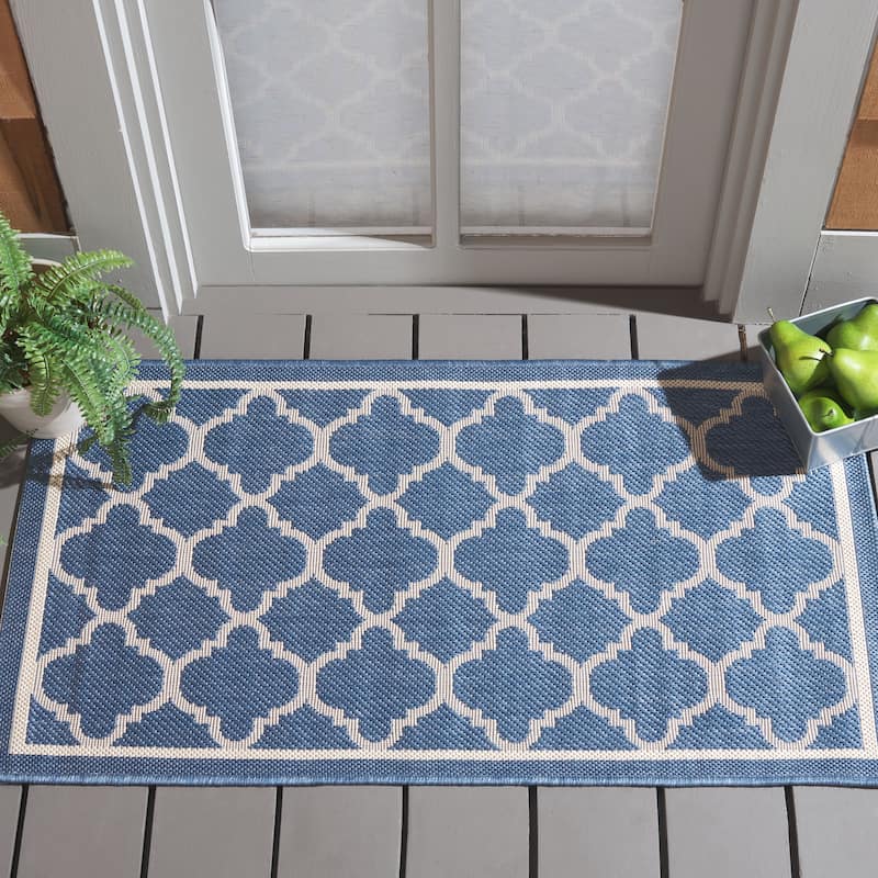 SAFAVIEH Courtyard Kristelle Indoor/ Outdoor Waterproof Patio Backyard Rug