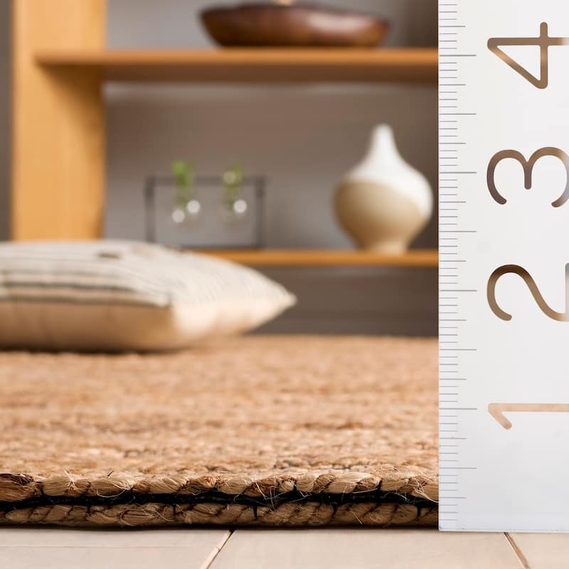 SAFAVIEH Handmade Natural Fiber Salvu Jute Rug