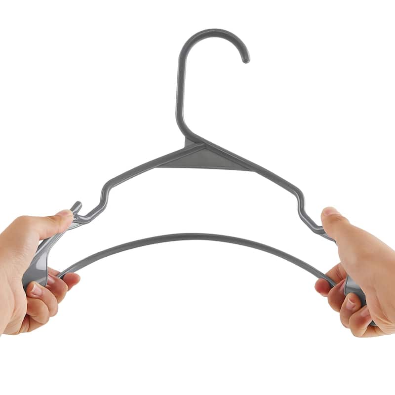 Javlergo 25/50 Pack Plastic Hanger, Space Saving Sturdy Heavy Duty Clothing Notched Hangers
