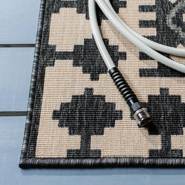 SAFAVIEH Veranda Eyvor Indoor/ Outdoor Waterproof Patio Backyard Rug
