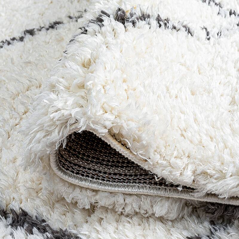 Heartfelt Shag Modern & Contemporary Diamond Indoor Area Rug
