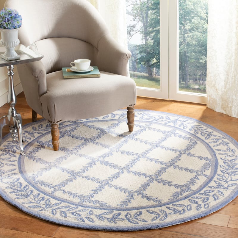 SAFAVIEH Handmade Chelsea Kimber Trellis French Country Wool Rug