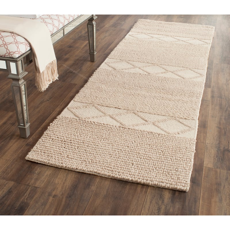 SAFAVIEH Handmade Natura Walfrieda Wool Rug - 2'3" x 8' Runner - Beige