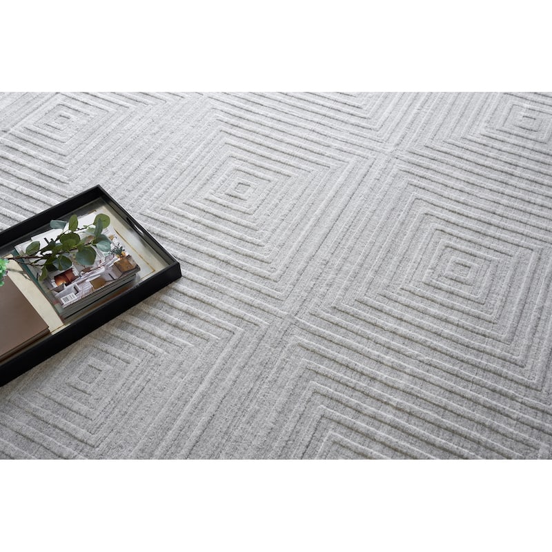 Exquisite Rugs Castelli Handmade Handloomed Bamboo Silk/New Zealand Wool Light Silver Area Rug.