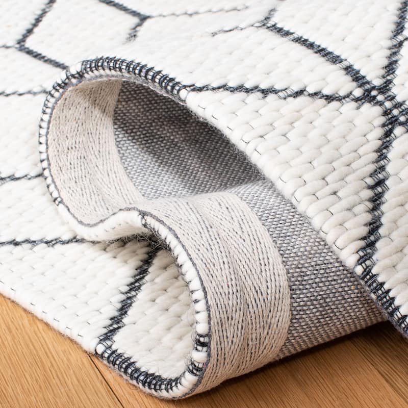 SAFAVIEH Handmade Vermont Chantel New Zealand Wool Rug