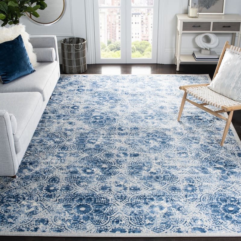 SAFAVIEH Brentwood Cira Traditional Oriental Rug - 4' x 6' - Cream/Blue