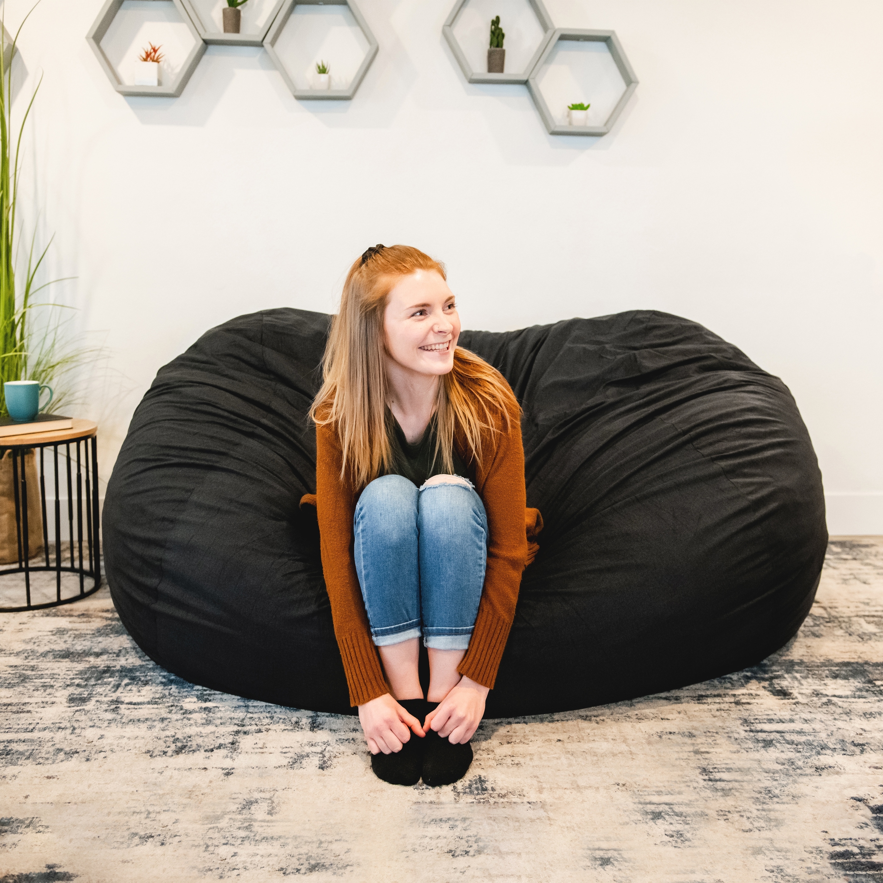 https://ak1.ostkcdn.com/images/products/is/images/direct/09ee5166c3a50e0db70d8119ebb809c0c36da726/Big-Joe-XXL-Fuf-Bean-Bag-Chair-%28Removable-Cover%29.jpg