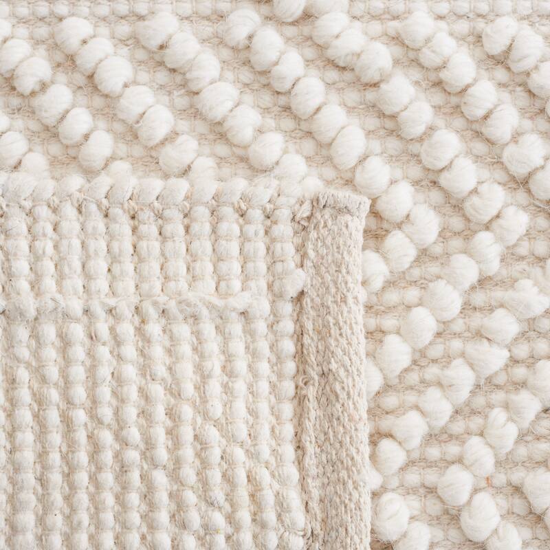 SAFAVIEH Handmade Natura Sabiha Boho Wool Rug