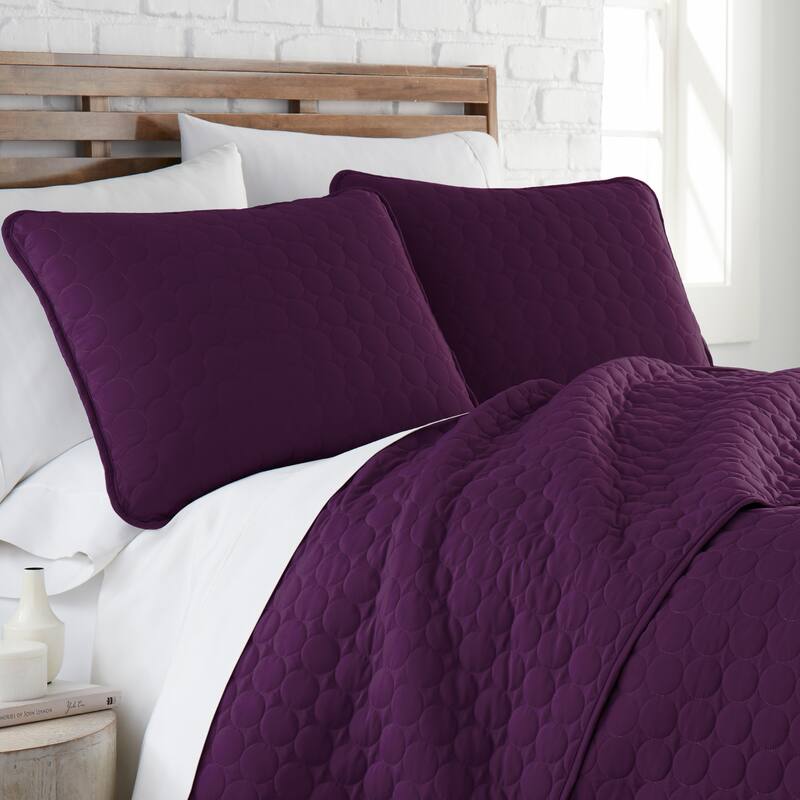 Vilano Ultra-Soft Lightweight 3-piece Quilt and Sham Set