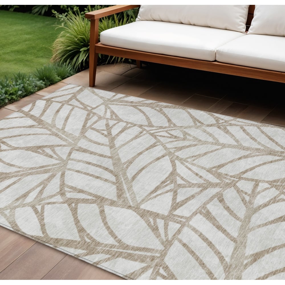 HomeRoots Floral Transitional Rectangle Outdoor Rug
