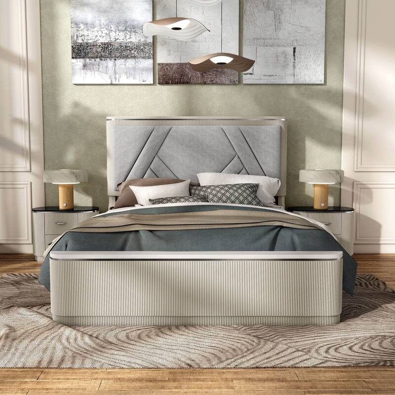 Furniture of America Leander Modern Light Grey Fluted Solid Wood Bed