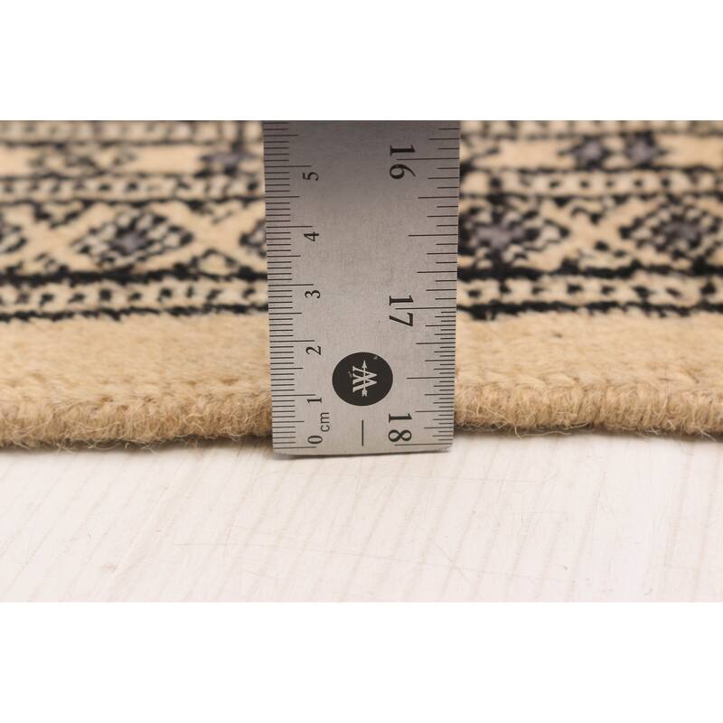 ECARPETGALLERY Hand-knotted Peshawar Bokhara Ivory Wool Rug - 5'7 x 7'9