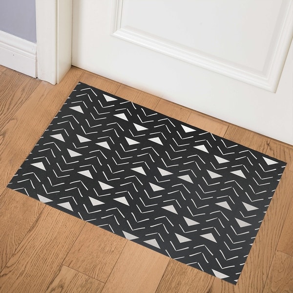 https://ak1.ostkcdn.com/images/products/is/images/direct/0a0f731a03f4c5879c8905459e6dae5cd4ab444d/MUD-CLOTH-BW-Indoor-Floor-Mat-By-Kavka-Designs.jpg?impolicy=medium